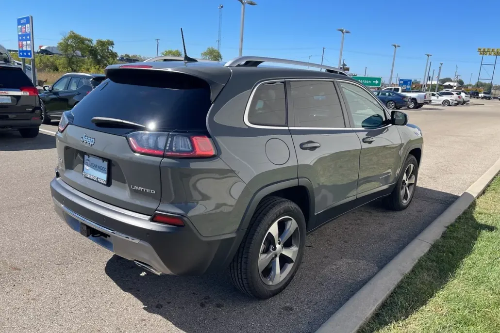 2020 Jeep Cherokee Limited photo 1