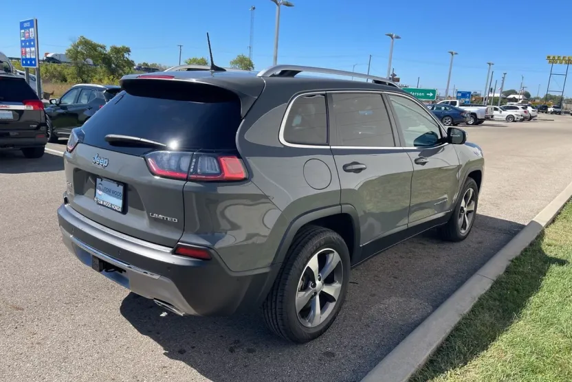 2020 Jeep Cherokee Limited photo 1