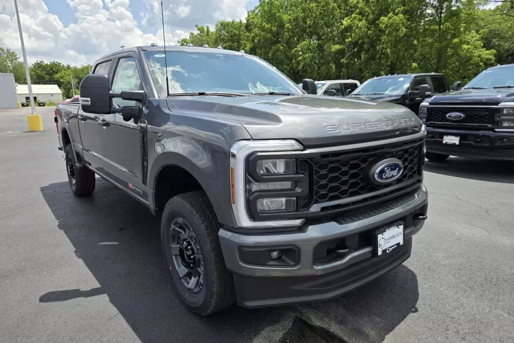 2025 Ford F-350 XL photo 1
