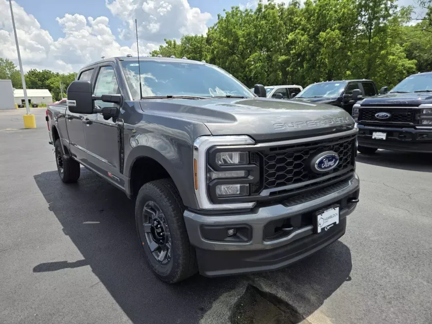 2025 Ford F-350 XL photo 1