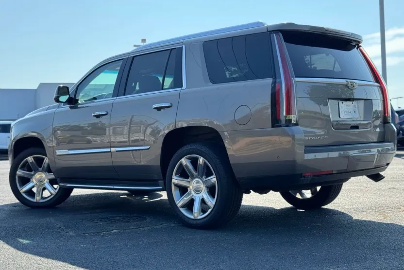 2017 Cadillac Escalade Premium Luxury photo 1