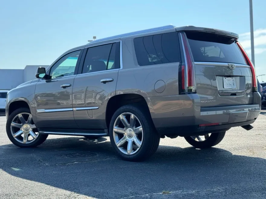2017 Cadillac Escalade Premium Luxury photo 1