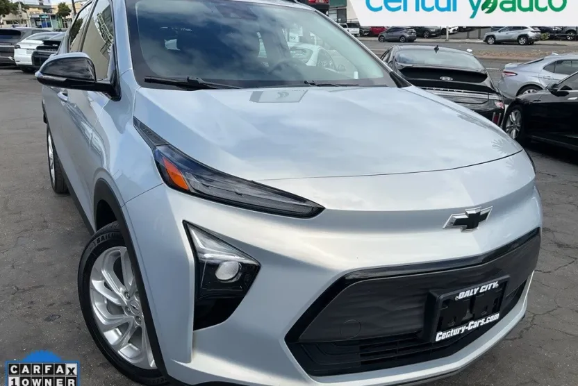 2023 Chevrolet Bolt EUV photo 1