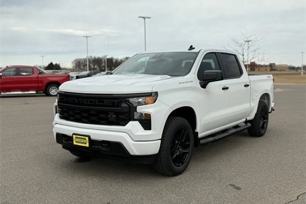 2025 Chevrolet Silverado 1500 Custom photo 1