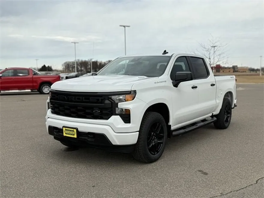 2025 Chevrolet Silverado 1500 Custom photo 1