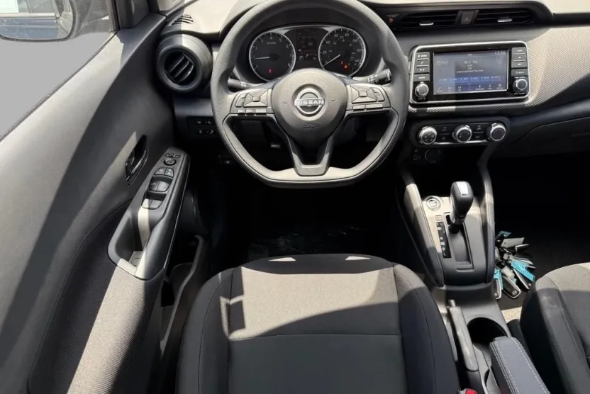 2025 Nissan Kicks Play S photo 1