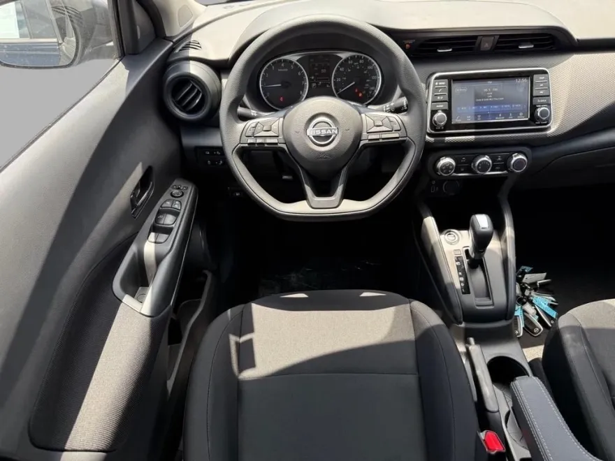2025 Nissan Kicks Play S photo 1