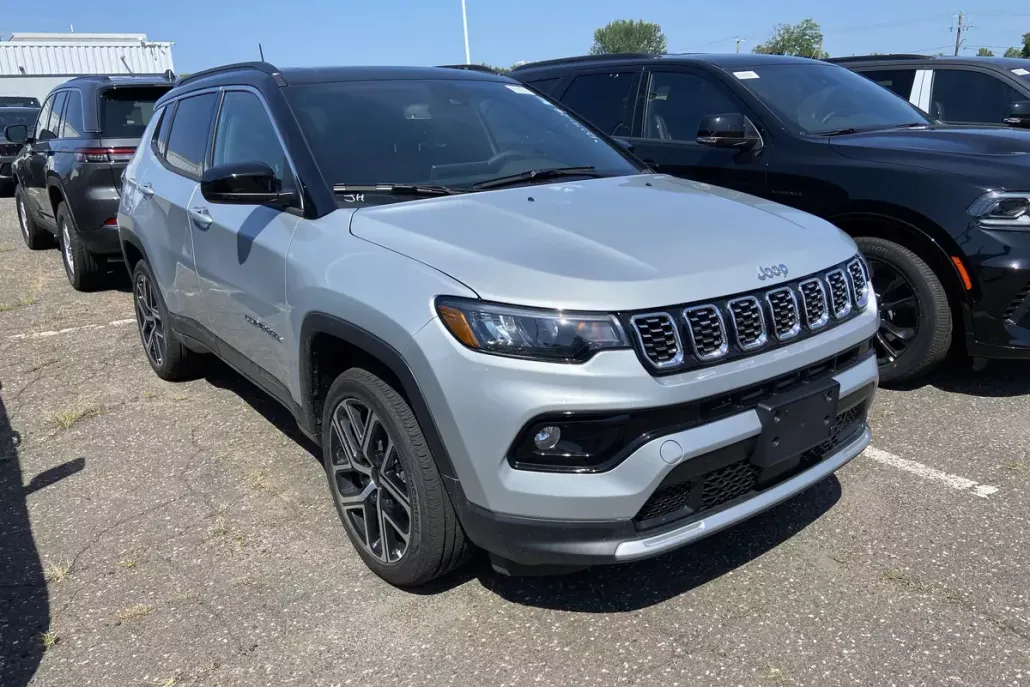2025 Jeep Compass Limited photo 1