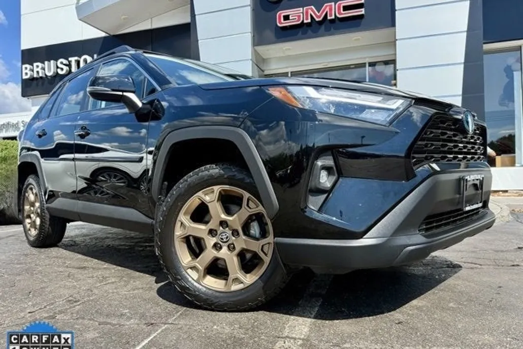 2023 Toyota RAV4 Hybrid XLE photo 1