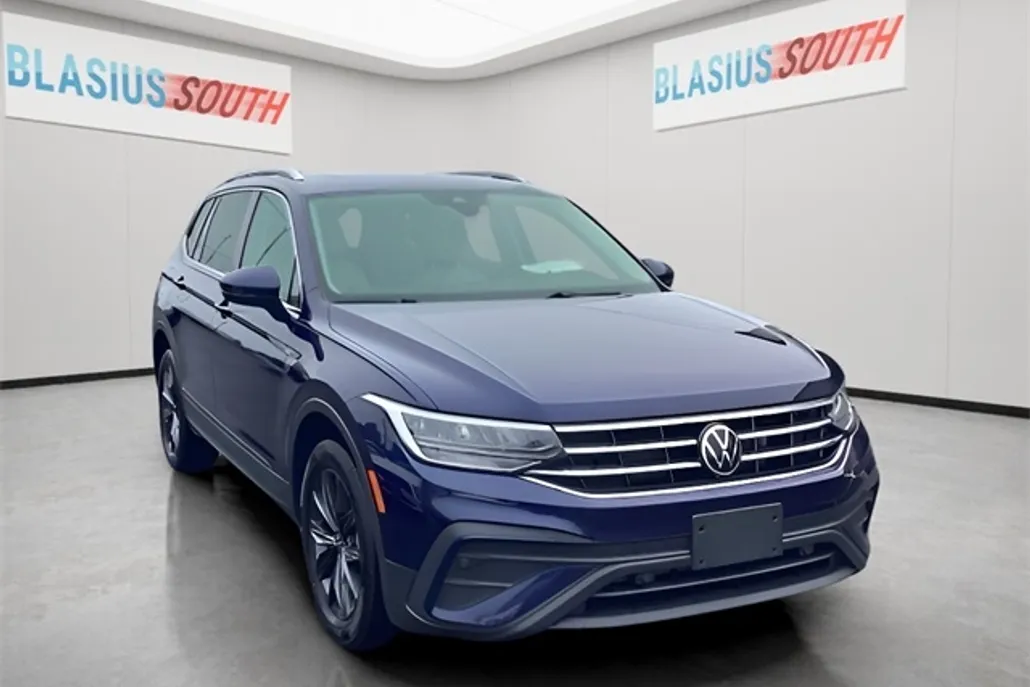 2022 Volkswagen Tiguan SE photo 1