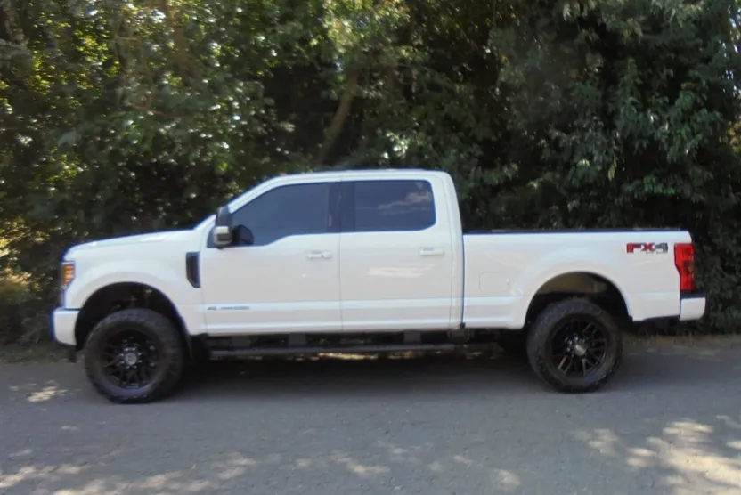 2019 Ford F-350 Lariat photo 1