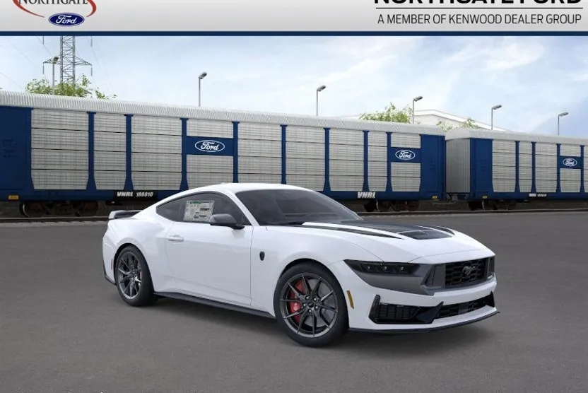 2025 Ford Mustang Dark Horse photo 1