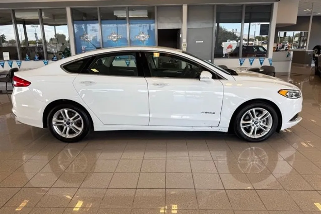 2018 Ford Fusion Hybrid SE photo 1