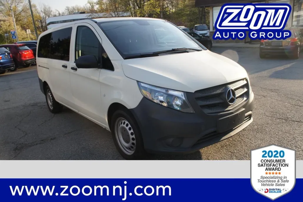 2016 Mercedes Benz Metris Passenger Van photo 1