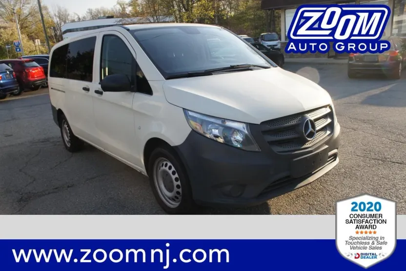 2016 Mercedes Benz Metris Passenger Van photo 1