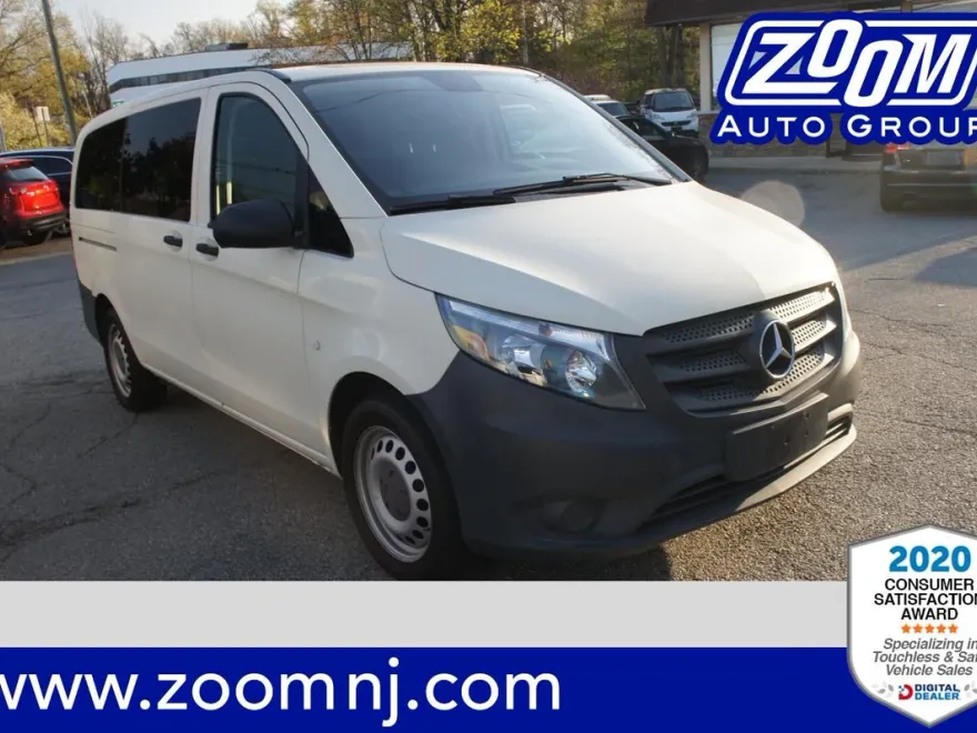 2016 Mercedes Benz Metris Passenger Van photo 1
