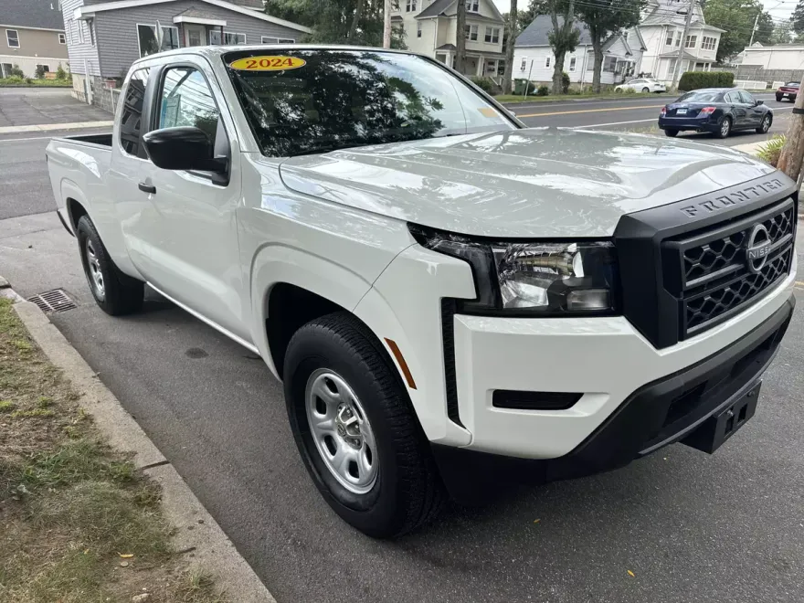 2024 Nissan Frontier King Cab S photo 1
