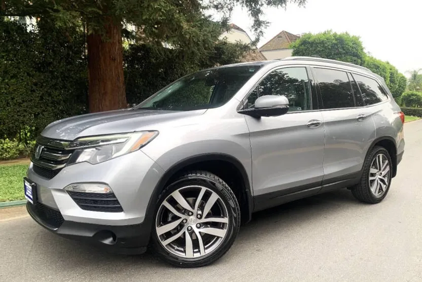 2016 Honda Pilot Touring photo 1