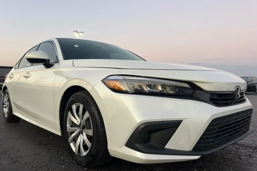2022 Honda Civic LX photo 1