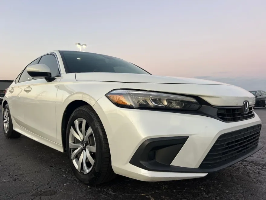 2022 Honda Civic LX photo 1