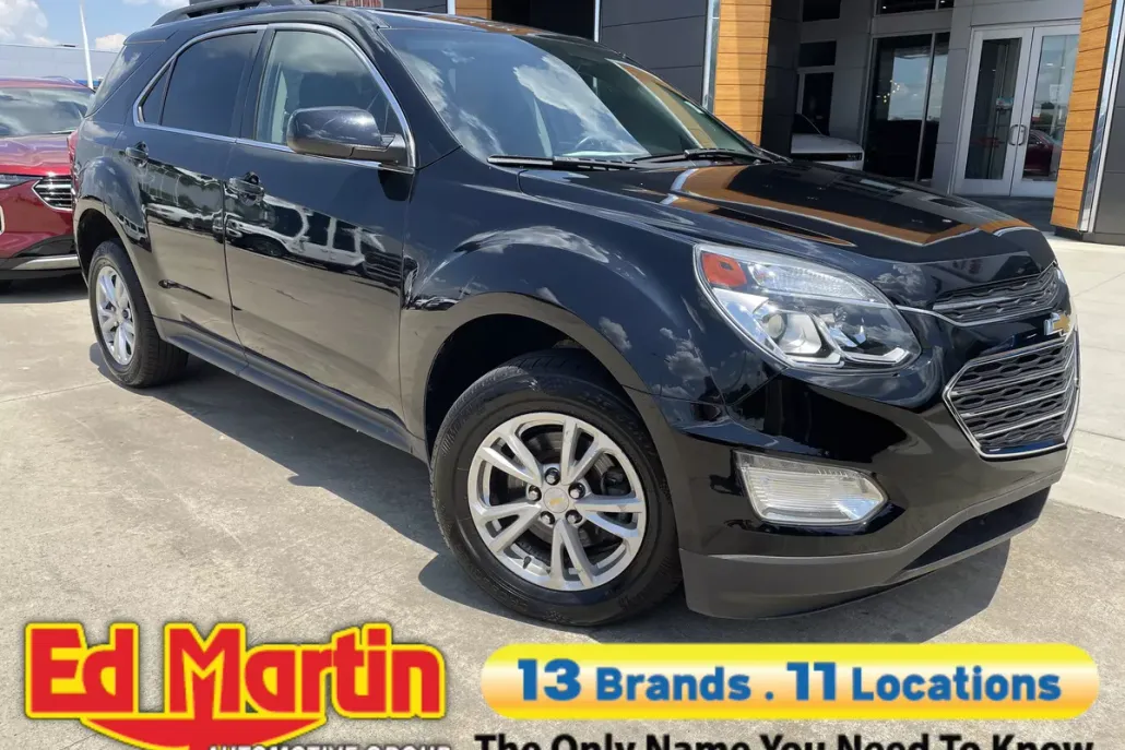 2017 Chevrolet Equinox LT photo 1