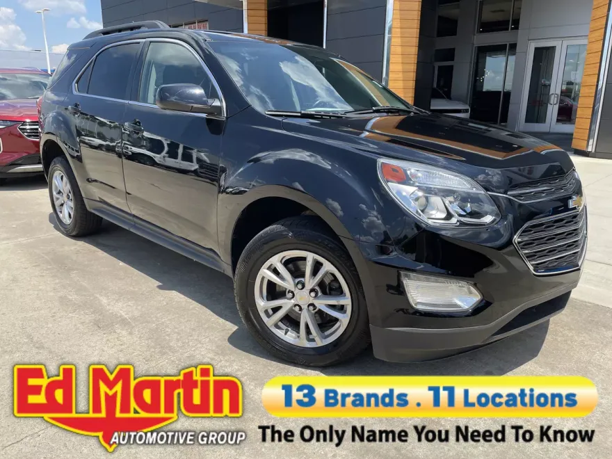 2017 Chevrolet Equinox LT photo 1