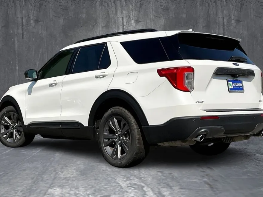 2021 Ford Explorer XLT photo 1