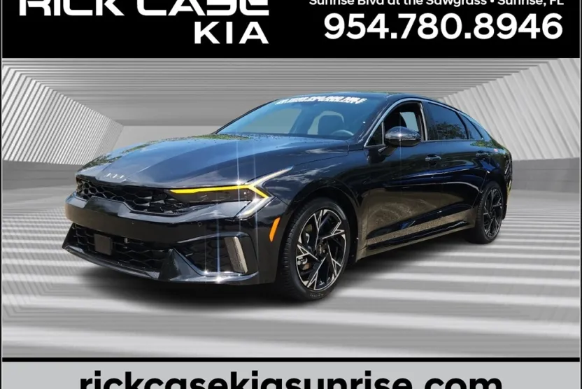 2025 Kia K5 GT-Line photo 1