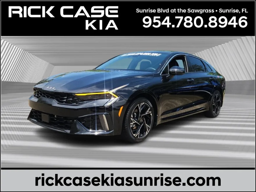 2025 Kia K5 GT-Line photo 1