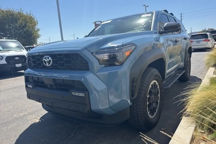 2025 Toyota 4Runner TRD Off-Road Premium photo 1