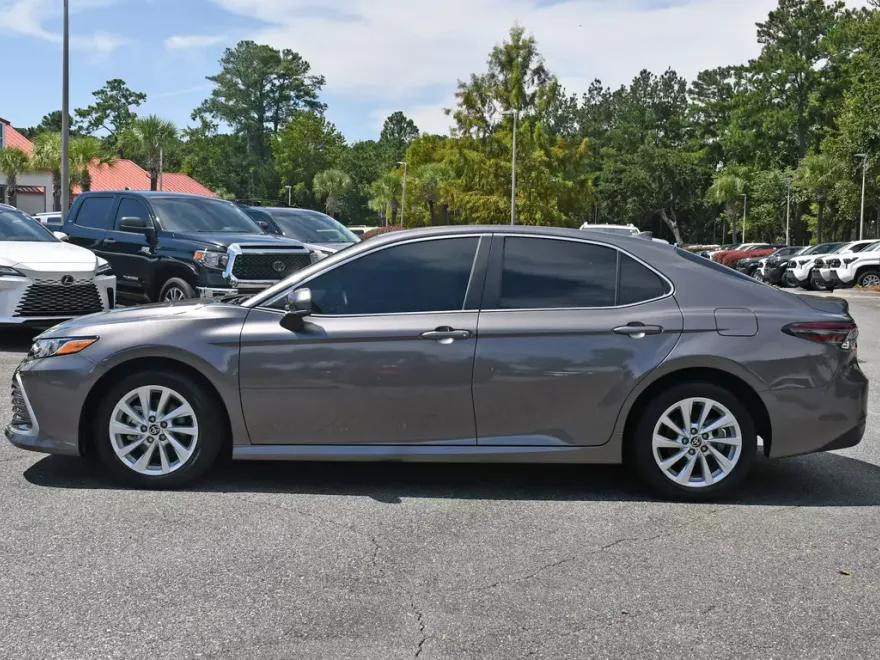 2024 Toyota Camry LE photo 1