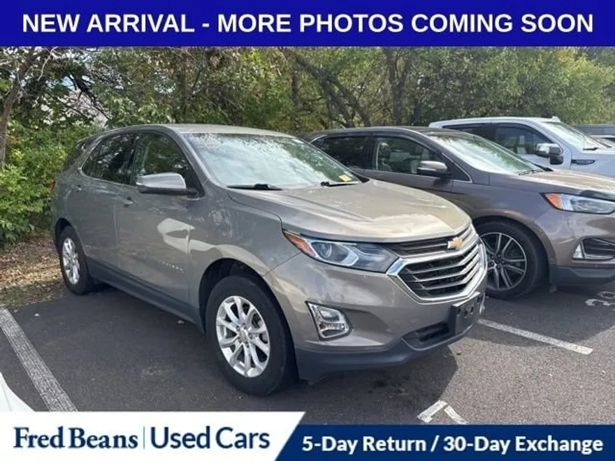 2019 Chevrolet Equinox LT photo 1