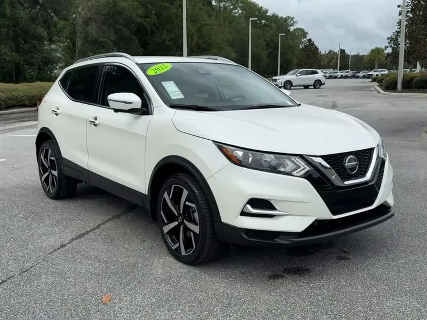 2022 Nissan Rogue Sport SL photo 1