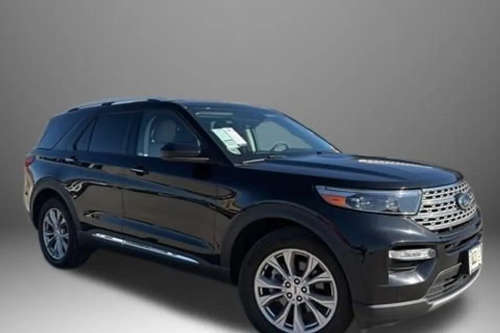 2022 Ford Explorer XLT photo 1