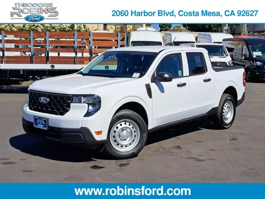 2025 Ford Maverick XL photo 1