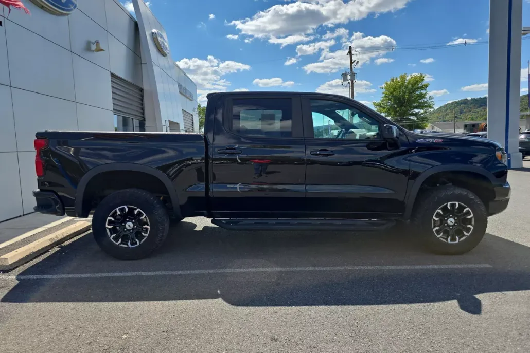 2022 Chevrolet Silverado 1500 ZR2 photo 1