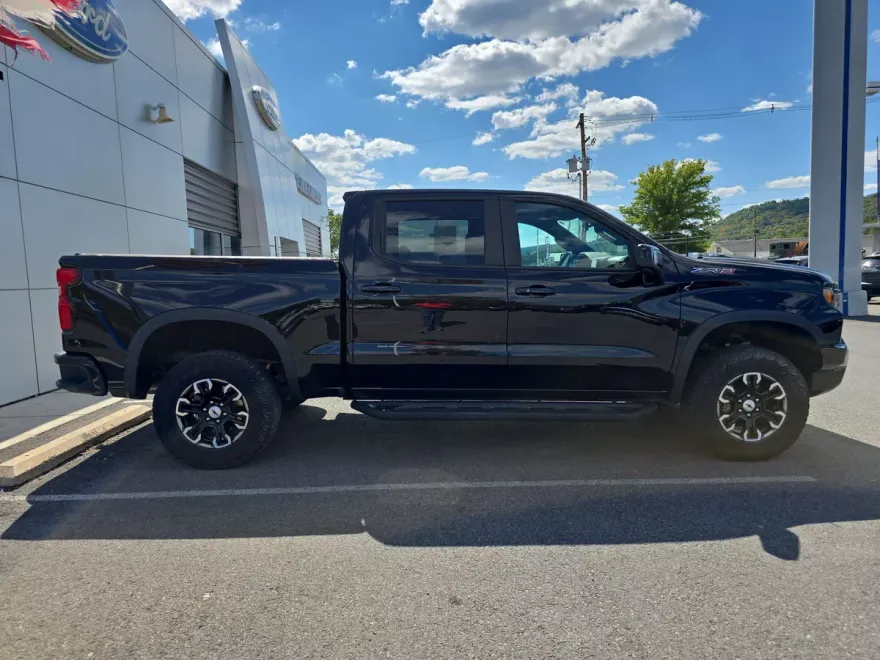 2022 Chevrolet Silverado 1500 ZR2 photo 1