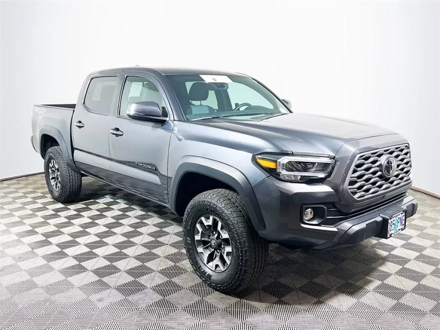 2023 Toyota Tacoma TRD Off-Road V6 photo 1