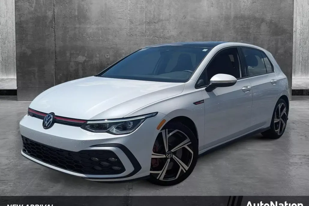 2024 Volkswagen Golf GTI SE photo 1