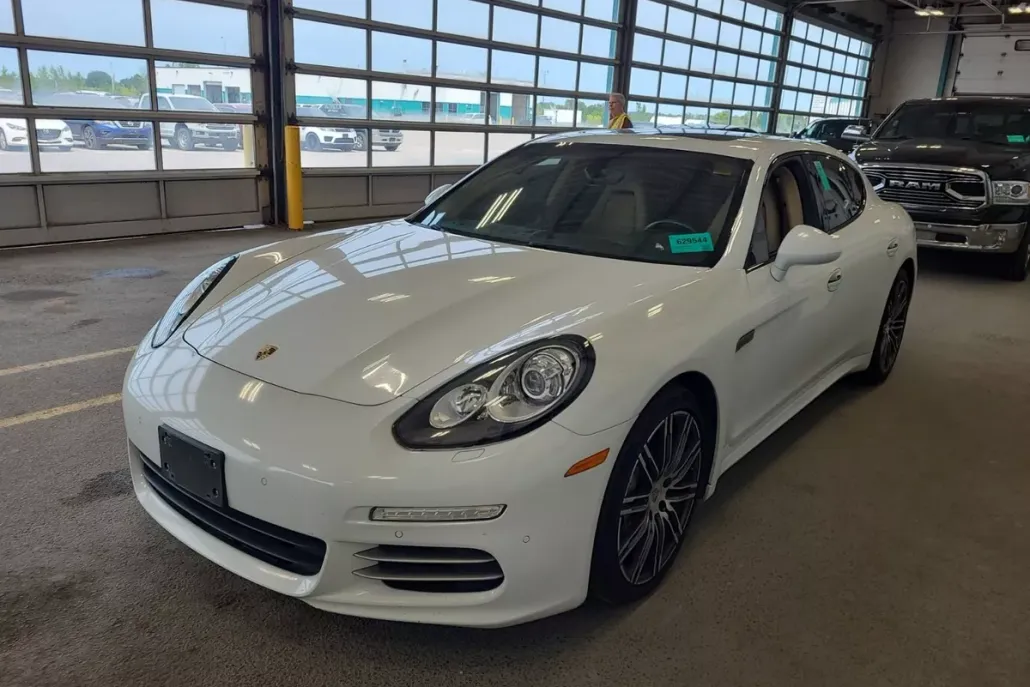 2015 Porsche Panamera 4S photo 1