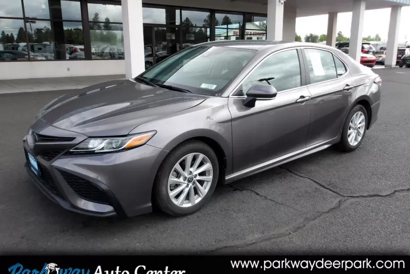 2023 Toyota Camry SE photo 1