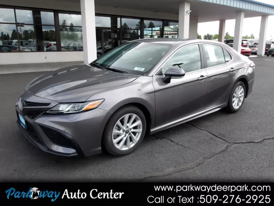 2023 Toyota Camry SE photo 1