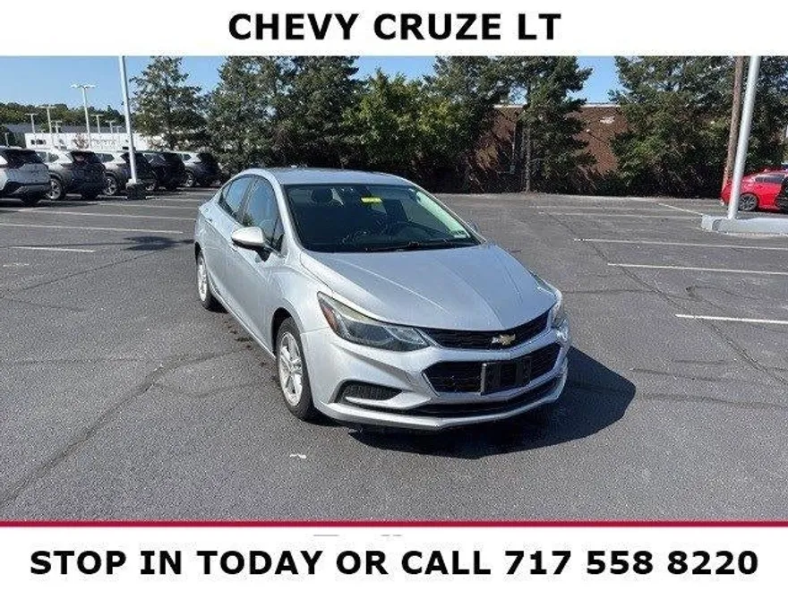 2016 Chevrolet Cruze LT photo 1