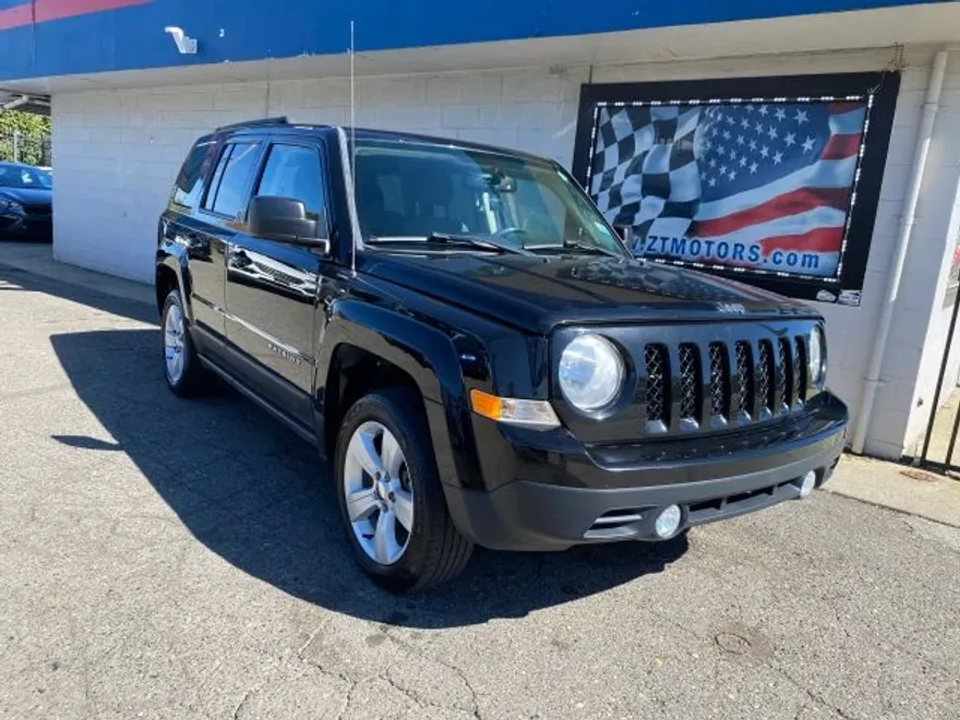 2014 Jeep Patriot Latitude Sport photo 1