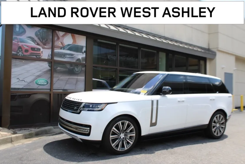 2023 Land Rover Range Rover SE photo 1