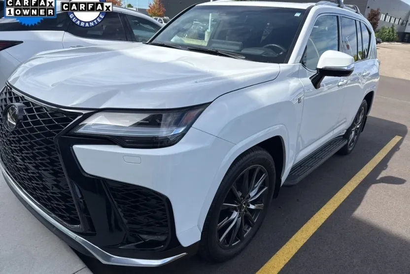 2022 Lexus LX 600 F SPORT photo 1