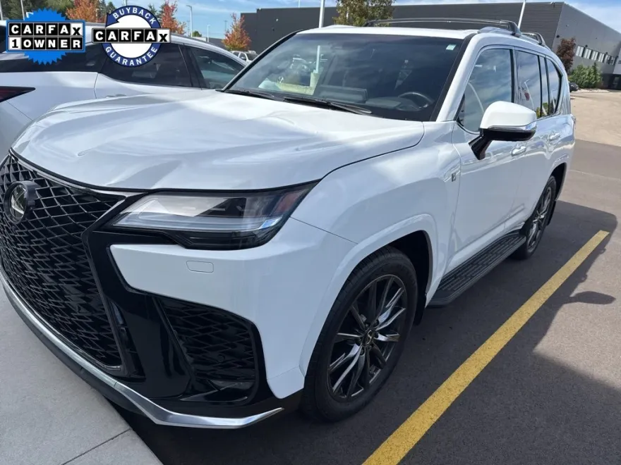 2022 Lexus LX 600 F SPORT photo 1