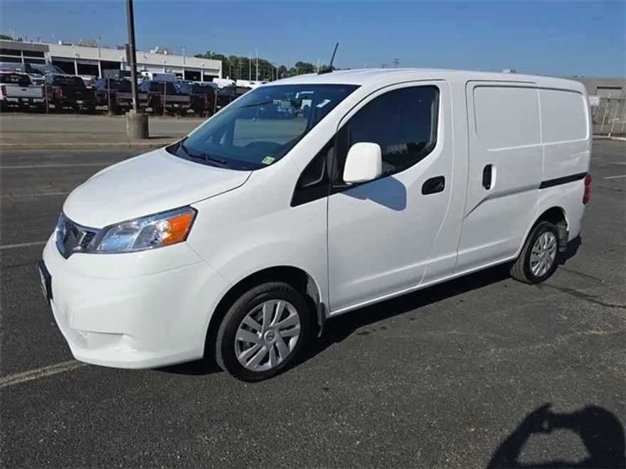2020 Nissan NV200 SV photo 1