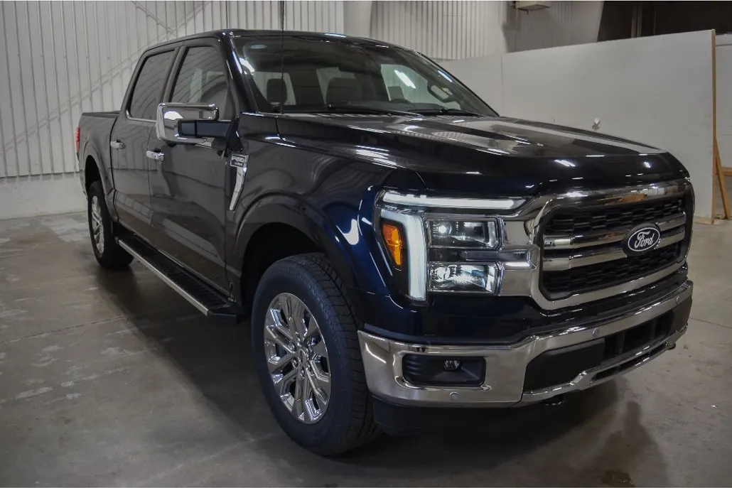 2025 Ford F-150 Lariat photo 1