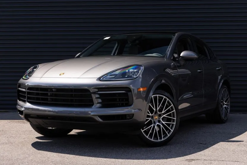 2023 Porsche Cayenne Coupe photo 1